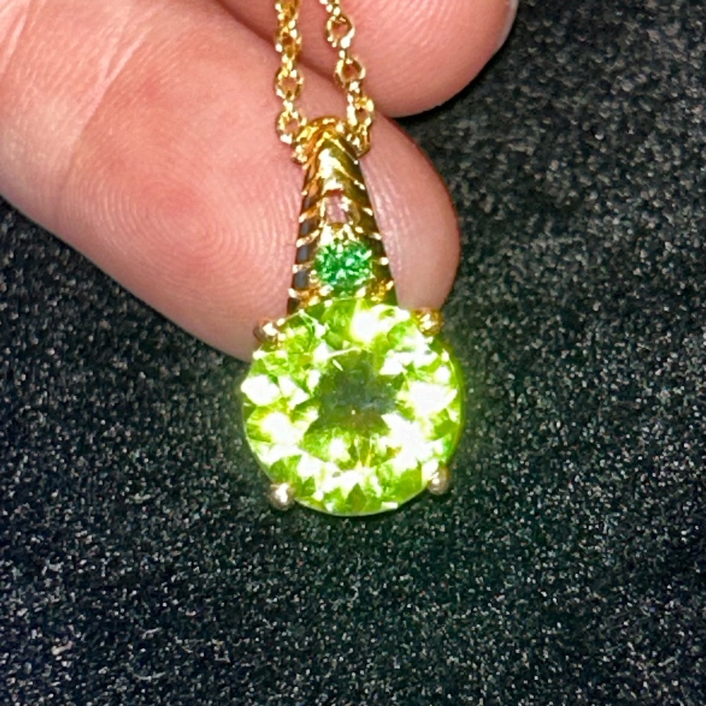 NWT 5.4Ct Chartreuse Qtz. Necklace